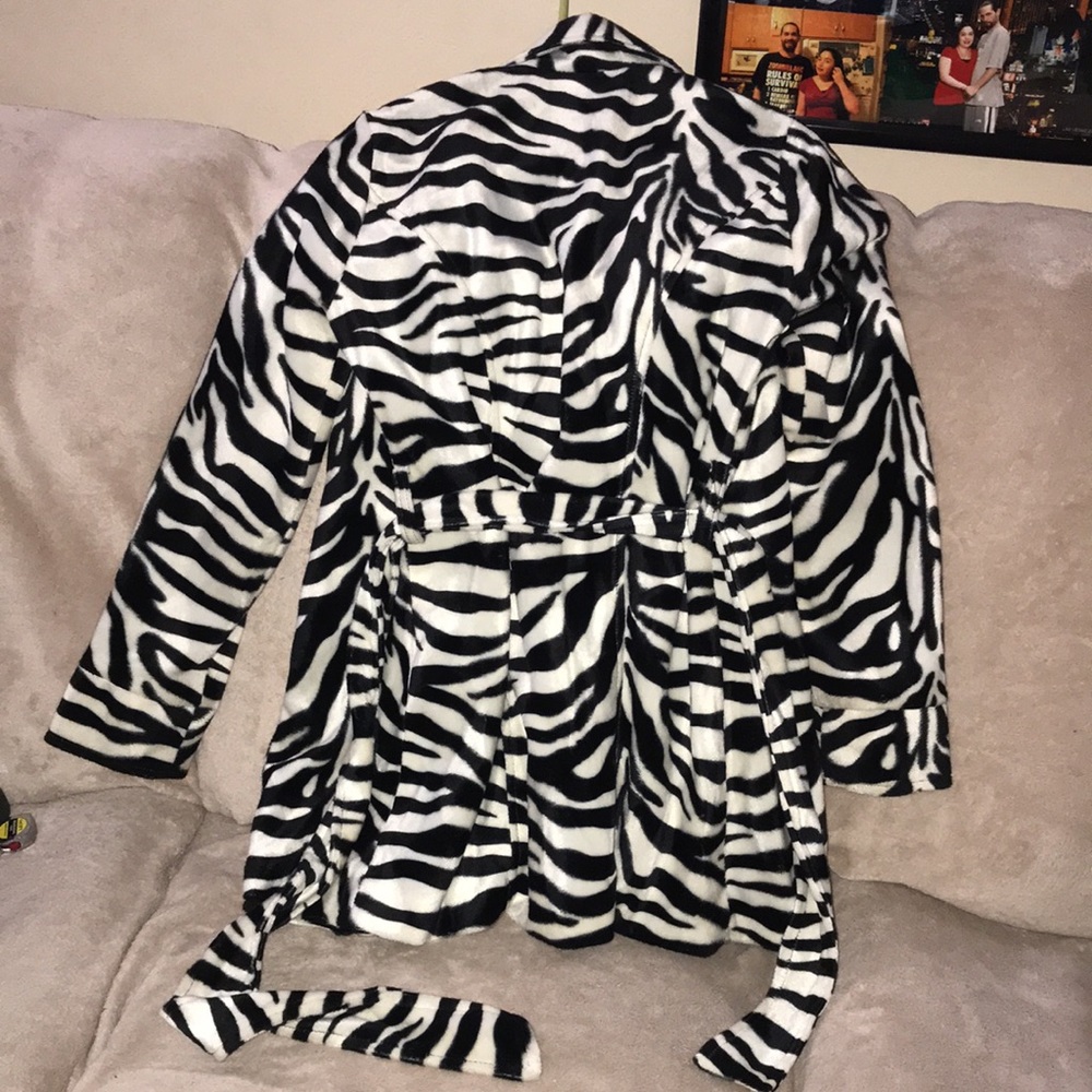 Heart soul black and white tiger striped jacket size small 💕 - Picture 7 of 9